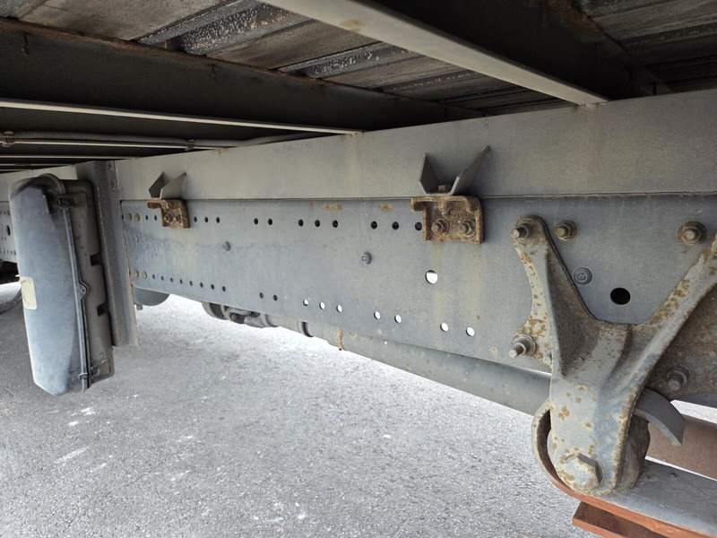 Mercedes-Benz Axor 1829 - full steel/lames - Тентованный грузовик: фото 3 Mercedes-Benz Axor 1829 - full steel/lames - Тентованный грузовик: фото 3