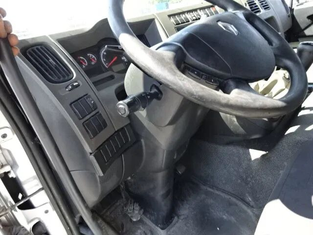 Renault Midlum 270 dxi - Грузовик с закрытым кузовом: фото 4 Renault Midlum 270 dxi - Грузовик с закрытым кузовом: фото 4