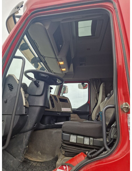 Renault Premium 450dxi - Тентованный грузовик: фото 4 Renault Premium 450dxi - Тентованный грузовик: фото 4