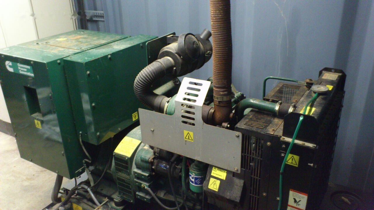 Cummins 88 kVA - Электрогенератор: фото 2 Cummins 88 kVA - Электрогенератор: фото 2