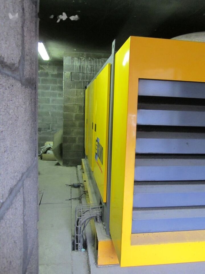 SDMO 330 kVa Cummins NT855-G6 - Электрогенератор: фото 1 SDMO 330 kVa Cummins NT855-G6 - Электрогенератор: фото 1