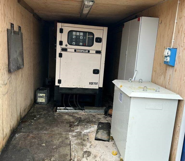 CAT OLYMPIAN XQE150-2 - Электрогенератор: фото 3 CAT OLYMPIAN XQE150-2 - Электрогенератор: фото 3