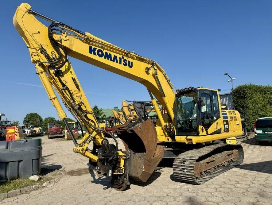 Komatsu PC210LC-11 - Гусеничный экскаватор: фото 3 Komatsu PC210LC-11 - Гусеничный экскаватор: фото 3
