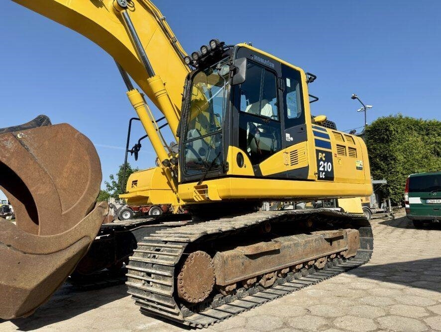Komatsu PC210LC-11 - Гусеничный экскаватор: фото 1 Komatsu PC210LC-11 - Гусеничный экскаватор: фото 1