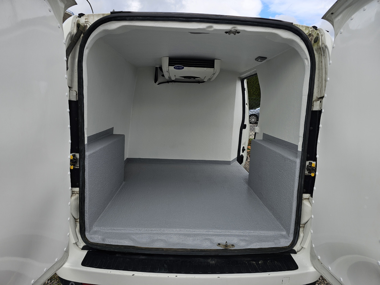 OPEL COMBO MAXI LONG CHLODNIA MROZNIA CARRIER KLIMA EURO6 - Фургон-рефрижератор: фото 1 OPEL COMBO MAXI LONG CHLODNIA MROZNIA CARRIER KLIMA EURO6 - Фургон-рефрижератор: фото 1