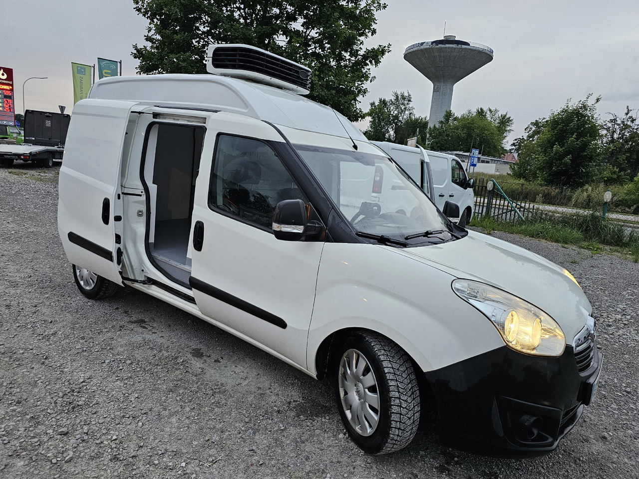 Фургон-рефрижератор Opel COMBO MAXI L2H2 1,6 tdi CHLODNIA CARRIER KLIMA EURO6 [ Copy ] [ Copy ] [ Copy ] [ Copy ]: фото 1