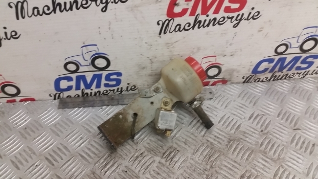 Case International Clutch Liquid Reservoir, Tank (kit) 1281890c2 1500732c92 - Сцепление и запчасти для Тракторов: фото 2 Case International Clutch Liquid Reservoir, Tank (kit) 1281890c2 1500732c92 - Сцепление и запчасти для Тракторов: фото 2