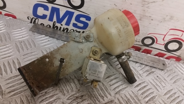 Case International Clutch Liquid Reservoir, Tank (kit) 1281890c2 1500732c92 - Сцепление и запчасти для Тракторов: фото 3 Case International Clutch Liquid Reservoir, Tank (kit) 1281890c2 1500732c92 - Сцепление и запчасти для Тракторов: фото 3