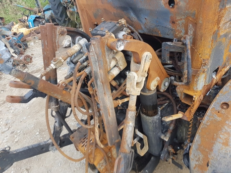 Case Maxxum 145 Hydraulic Lift Cover, Rockshaft, Arm Nut 47983350, 48199319 - Гидравлика: фото 2 Case Maxxum 145 Hydraulic Lift Cover, Rockshaft, Arm Nut 47983350, 48199319 - Гидравлика: фото 2