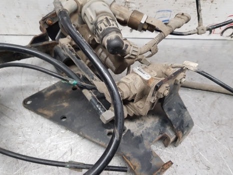 Case New Holland Air Brake Valve Unit 4700152650, 97350009570, 82016341 84157669 - Тормозной клапан для Тракторов: фото 5 Case New Holland Air Brake Valve Unit 4700152650, 97350009570, 82016341 84157669 - Тормозной клапан для Тракторов: фото 5