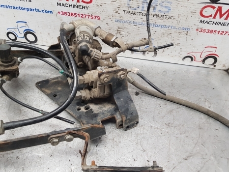 Case New Holland Air Brake Valve Unit 4700152650, 97350009570, 82016341 84157669 - Тормозной клапан для Тракторов: фото 3 Case New Holland Air Brake Valve Unit 4700152650, 97350009570, 82016341 84157669 - Тормозной клапан для Тракторов: фото 3