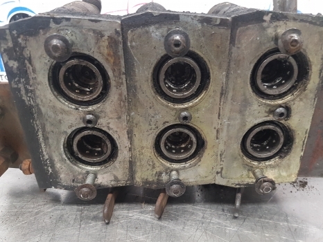 Claas Ares 836, 715,atles, Axion Series Spool Valve Assy 6005028082, 6005027572 - Гидравлический клапан для Тракторов: фото 5 Claas Ares 836, 715,atles, Axion Series Spool Valve Assy 6005028082, 6005027572 - Гидравлический клапан для Тракторов: фото 5