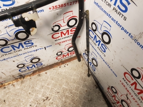 Claas Arion 640, Axion 600, 960, 900 Rear Window Support 0021523362, 0021620340 - Стекло и запчасти для Тракторов: фото 4 Claas Arion 640, Axion 600, 960, 900 Rear Window Support 0021523362, 0021620340 - Стекло и запчасти для Тракторов: фото 4