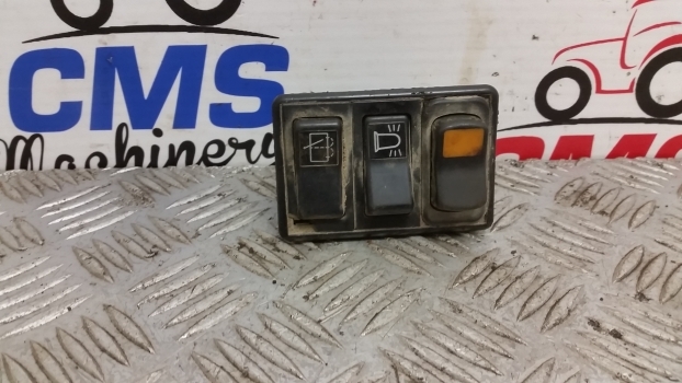 Fiat F, Fd Tf140 Control Button Housings With Buttons 5151075 - Кабина и интерьер для Тракторов: фото 1 Fiat F, Fd Tf140 Control Button Housings With Buttons 5151075 - Кабина и интерьер для Тракторов: фото 1