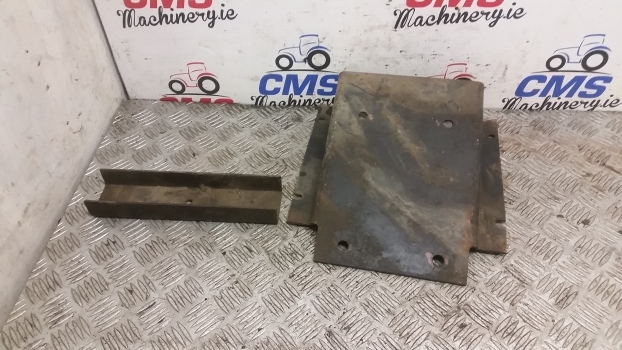 Fiat F140 Cab Interior Brackets. Please Check By Photos. - Кабина и интерьер для Тракторов: фото 3 Fiat F140 Cab Interior Brackets. Please Check By Photos. - Кабина и интерьер для Тракторов: фото 3