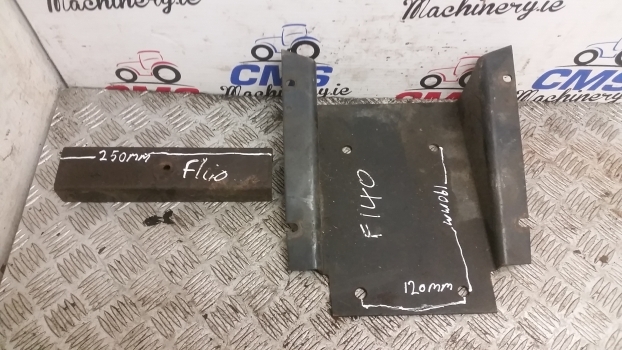 Fiat F140 Cab Interior Brackets. Please Check By Photos. - Кабина и интерьер для Тракторов: фото 2 Fiat F140 Cab Interior Brackets. Please Check By Photos. - Кабина и интерьер для Тракторов: фото 2