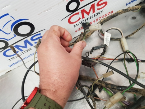 Ford 10, 30, Tw Ser Sq Mk2 Cab Roof Wiring Loom E5nn18c346bb, E5nn18w862ab - Кабели/ Провода: фото 5 Ford 10, 30, Tw Ser Sq Mk2 Cab Roof Wiring Loom E5nn18c346bb, E5nn18w862ab - Кабели/ Провода: фото 5