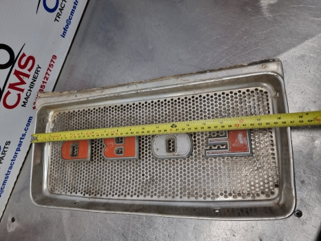 Ford 2000, 3000, 4000, 5000, 4110, Cab Front Grill Genuine 81823928, - Решётка радиатора: фото 4 Ford 2000, 3000, 4000, 5000, 4110, Cab Front Grill Genuine 81823928, - Решётка радиатора: фото 4