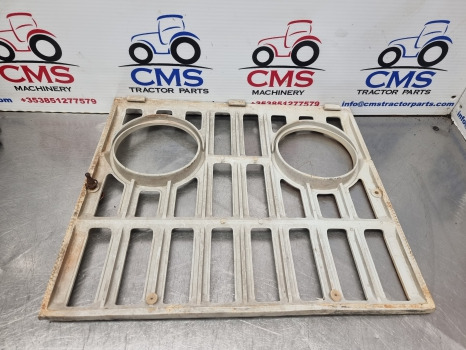 Ford 2000, 3000, 4000, 5000, 7100 Front Grille 81824198, D1nn8151b - Решётка радиатора: фото 3 Ford 2000, 3000, 4000, 5000, 7100 Front Grille 81824198, D1nn8151b - Решётка радиатора: фото 3