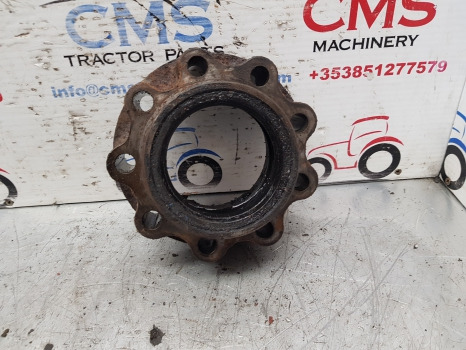 Ford 3000, 3600, 4000, 3310, 3610 Rear Axle Hub Retainer C7nn4124a - Задняя ось: фото 1 Ford 3000, 3600, 4000, 3310, 3610 Rear Axle Hub Retainer C7nn4124a - Задняя ось: фото 1