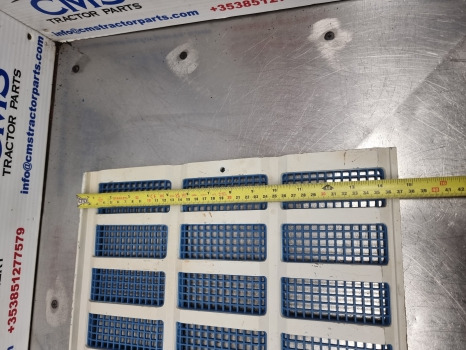 Ford 4000, 4200, 5000, 7000, 3000 Front Lower Grille D1nn8151a, 81824197 - Решётка радиатора: фото 4 Ford 4000, 4200, 5000, 7000, 3000 Front Lower Grille D1nn8151a, 81824197 - Решётка радиатора: фото 4