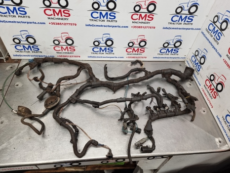 Ford 5640, 7740, 7840, 8240, Sle Transmission Wiring Loom 16x16 F0nn14n013cg - Кабели/ Провода: фото 1 Ford 5640, 7740, 7840, 8240, Sle Transmission Wiring Loom 16x16 F0nn14n013cg - Кабели/ Провода: фото 1