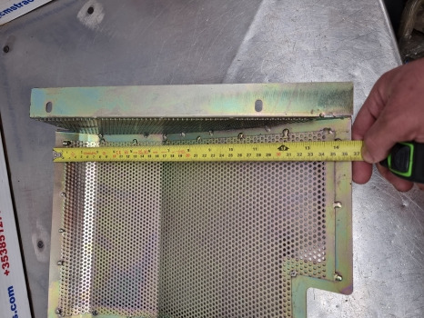 Ford 7910, 7810, 8210 Engine Side Guard, Shield Grill E9nn19n710aa11b - Решётка радиатора: фото 5 Ford 7910, 7810, 8210 Engine Side Guard, Shield Grill E9nn19n710aa11b - Решётка радиатора: фото 5