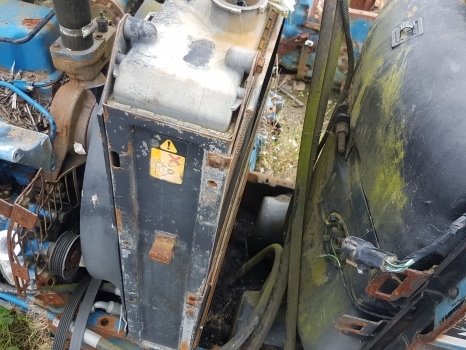Ford 8340, 40 Series Engine Water Cooling Radiator 82015105, 82015099 - Радиатор для Тракторов: фото 2 Ford 8340, 40 Series Engine Water Cooling Radiator 82015105, 82015099 - Радиатор для Тракторов: фото 2