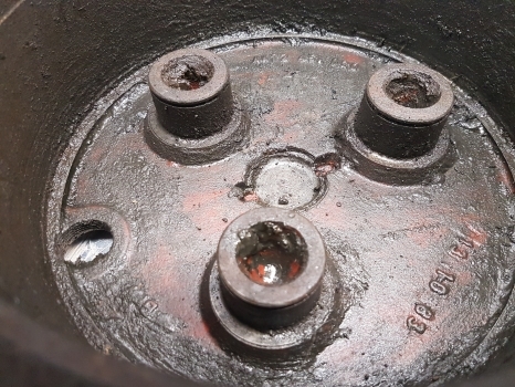 Ford Front Axle Hub Plate Hat 4472451020 - Ступица для Тракторов: фото 2 Ford Front Axle Hub Plate Hat 4472451020 - Ступица для Тракторов: фото 2