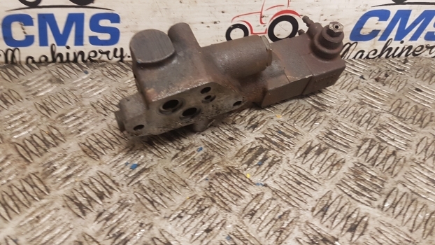 Ford, New Holland 40, Ts S. Trailer Brake Valve Distributor 81874969, 1535108113 - Тормозной клапан для Тракторов: фото 2 Ford, New Holland 40, Ts S. Trailer Brake Valve Distributor 81874969, 1535108113 - Тормозной клапан для Тракторов: фото 2