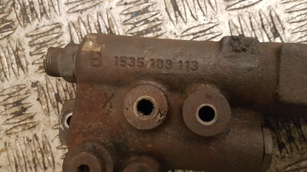 Ford, New Holland 40, Ts S. Trailer Brake Valve Distributor 81874969, 1535108113 - Тормозной клапан для Тракторов: фото 3 Ford, New Holland 40, Ts S. Trailer Brake Valve Distributor 81874969, 1535108113 - Тормозной клапан для Тракторов: фото 3