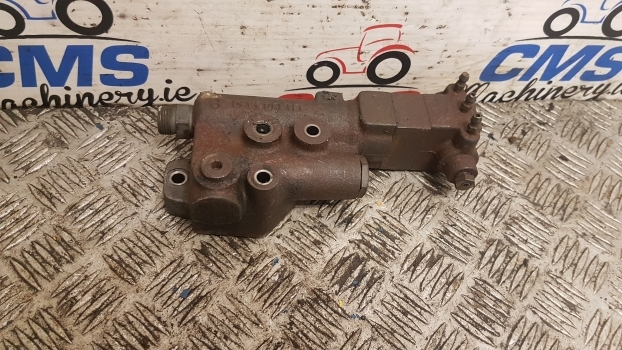 Ford, New Holland 40, Ts S. Trailer Brake Valve Distributor 81874969, 1535108113 - Тормозной клапан для Тракторов: фото 1 Ford, New Holland 40, Ts S. Trailer Brake Valve Distributor 81874969, 1535108113 - Тормозной клапан для Тракторов: фото 1