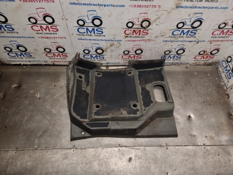 Ford New Holland 8340, 40 Series Rear Seat Floor Mat E9nn94130n23bh - Кабина и интерьер: фото 3 Ford New Holland 8340, 40 Series Rear Seat Floor Mat E9nn94130n23bh - Кабина и интерьер: фото 3