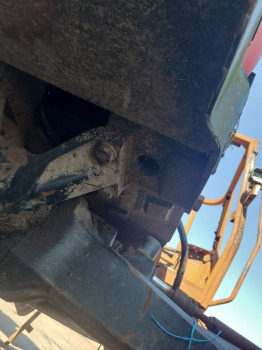 Massey Ferguson 4355, 4255, 4345 Front Axle Support Frame Bolster 3800432m3 - Подвеска: фото 1 Massey Ferguson 4355, 4255, 4345 Front Axle Support Frame Bolster 3800432m3 - Подвеска: фото 1