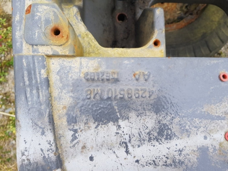 Massey Ferguson 5612 Front Axle Support With Weight Block 4377267m6, 4298510m8 - Подвеска: фото 2 Massey Ferguson 5612 Front Axle Support With Weight Block 4377267m6, 4298510m8 - Подвеска: фото 2