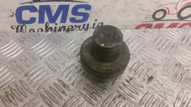 Подвеска Massey Ferguson 699 King Pin Front Axle 3426151m2: фото 1