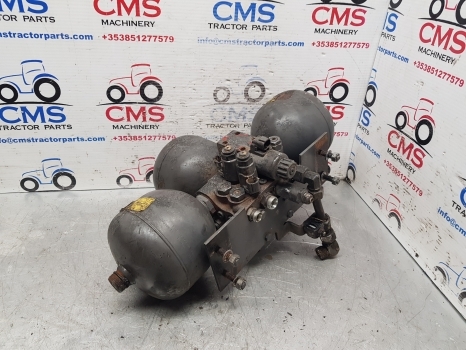 Massey Ferguson 7719 Front Axle Suspension Valve Block 4389933m91, 41293300 - Подвеска для Тракторов: фото 1 Massey Ferguson 7719 Front Axle Suspension Valve Block 4389933m91, 41293300 - Подвеска для Тракторов: фото 1