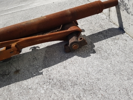 Massey Ferguson 7719s Front Axle Suspension Bracket Assy 4391065m91, 4391065m91 - Подвеска для Тракторов: фото 4 Massey Ferguson 7719s Front Axle Suspension Bracket Assy 4391065m91, 4391065m91 - Подвеска для Тракторов: фото 4