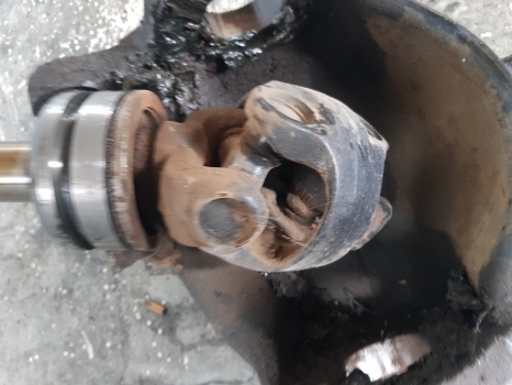 New Holland Case Tm, Mxm, Mxu Ts115a Front Axle Drive Shaft Lhs 5177493, 5191549 - Приводный вал для Тракторов: фото 2 New Holland Case Tm, Mxm, Mxu Ts115a Front Axle Drive Shaft Lhs 5177493, 5191549 - Приводный вал для Тракторов: фото 2