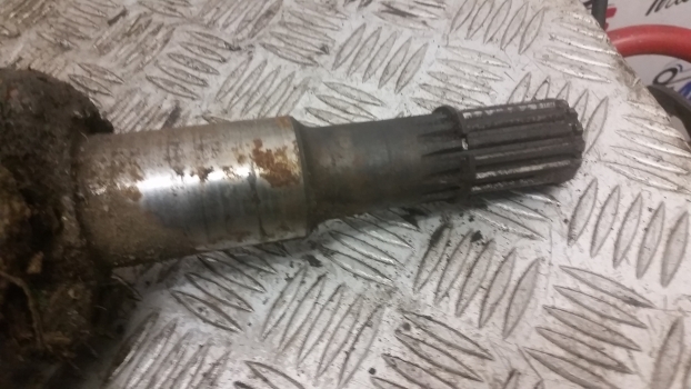 New Holland Ford 35, Ts, L Ts110, Ts115 Front Axle Drive Shaft Right 5166550 - Приводный вал для Тракторов: фото 4 New Holland Ford 35, Ts, L Ts110, Ts115 Front Axle Drive Shaft Right 5166550 - Приводный вал для Тракторов: фото 4