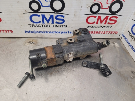 New Holland T5.110, T5.120, T5.130 Trailer Brake Valve 47566037, R917009740 - Детали тормозной системы: фото 1 New Holland T5.110, T5.120, T5.130 Trailer Brake Valve 47566037, R917009740 - Детали тормозной системы: фото 1