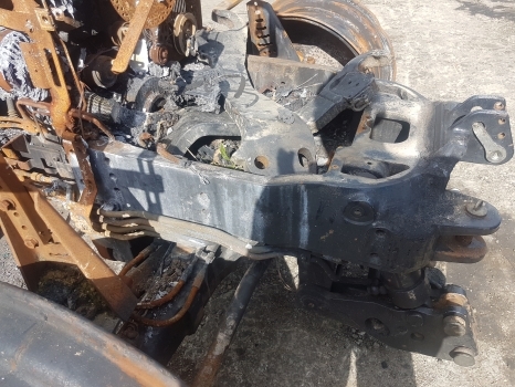 New Holland T7, T6000 Series T7.225 Front Axle Support, Bolster 84380306 - Передняя ось для Тракторов: фото 1 New Holland T7, T6000 Series T7.225 Front Axle Support, Bolster 84380306 - Передняя ось для Тракторов: фото 1
