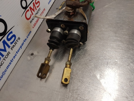 New Holland T7030, T7000, Case Puma, Brake Master Cylinder 87315873, 87754484 - Тормозной цилиндр для Сельскохозяйственной техники: фото 3 New Holland T7030, T7000, Case Puma, Brake Master Cylinder 87315873, 87754484 - Тормозной цилиндр для Сельскохозяйственной техники: фото 3