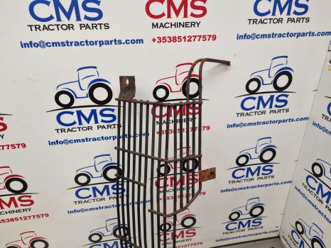 Valtra 6400, 8000, Engine Alternator Shield, Guard V33462300, V33020510 - Решётка радиатора: фото 2 Valtra 6400, 8000, Engine Alternator Shield, Guard V33462300, V33020510 - Решётка радиатора: фото 2