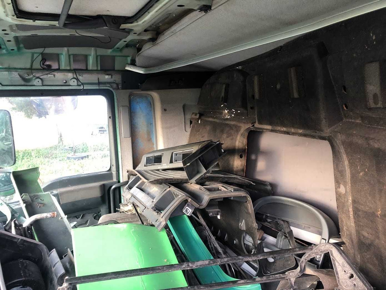 Kabina niska do MAN TGA , 2007 r - Кабина для Грузовиков: фото 4 Kabina niska do MAN TGA , 2007 r - Кабина для Грузовиков: фото 4