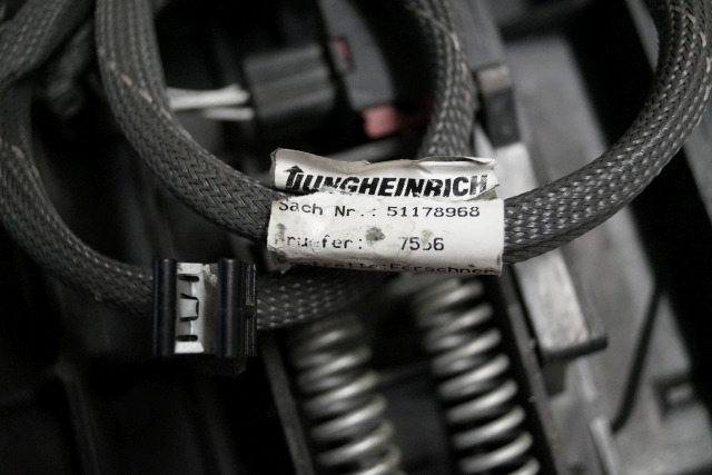 Jungheinrich 51189782 | Vloerplaat Floorplate ETV from Year 2011 Driving pedal 5 Vloerplaat Floorplate ETV from Year 2011 Driving pedal 51443197 Brake pedal 51198398 Kill switch 51188550 kabel 51178968 - Рама/ Шасси для Погрузочно-разгрузочной техники: фото 3 Jungheinrich 51189782 | Vloerplaat Floorplate ETV from Year 2011 Driving pedal 5 Vloerplaat Floorplate ETV from Year 2011 Driving pedal 51443197 Brake pedal 51198398 Kill switch 51188550 kabel 51178968 - Рама/ Шасси для Погрузочно-разгрузочной техники: фото 3