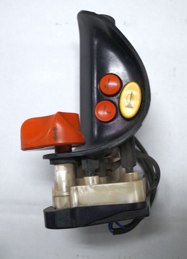 Linde 1443605100 | Rijschakelaar Control handle Control module - Подрулевой переключатель для Погрузочно-разгрузочной техники: фото 2 Linde 1443605100 | Rijschakelaar Control handle Control module - Подрулевой переключатель для Погрузочно-разгрузочной техники: фото 2