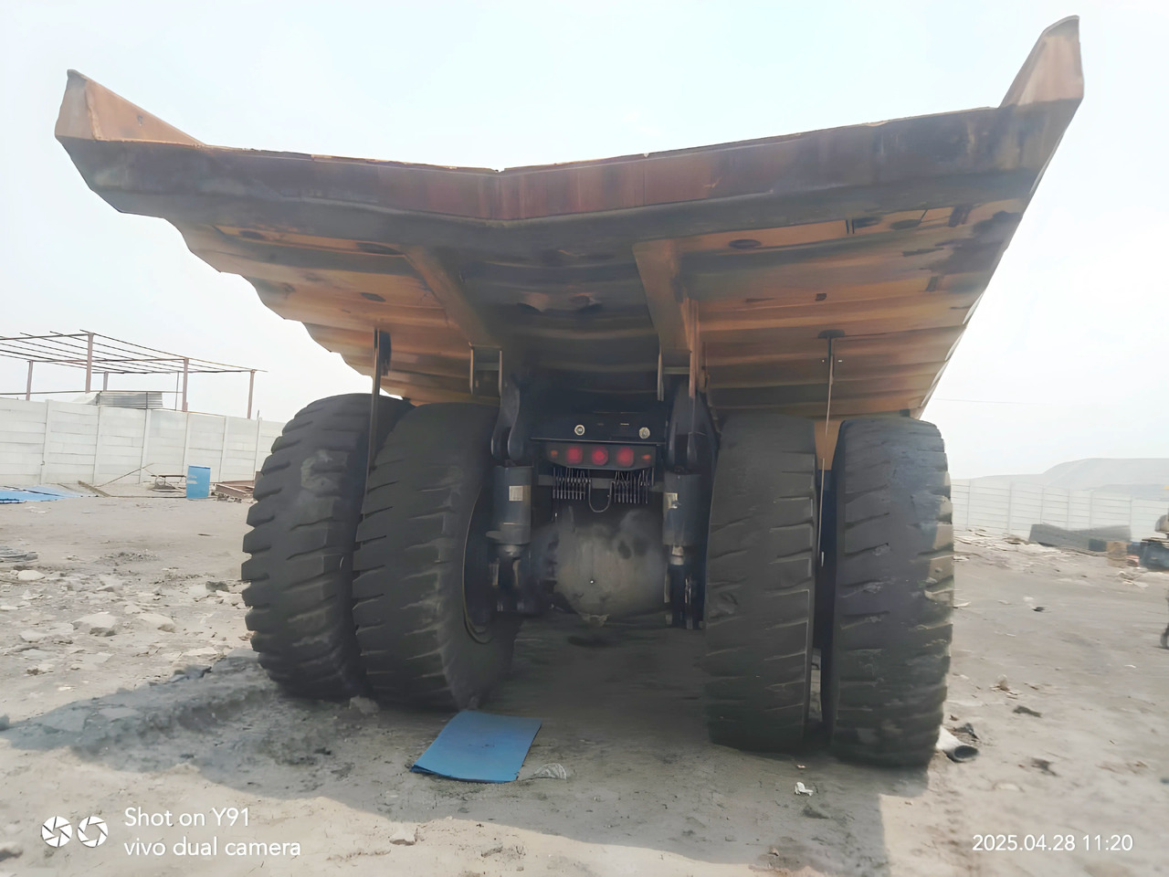KOMATSU DUMP TRUCK HD785-7 - Горнодобывающая техника: фото 2 KOMATSU DUMP TRUCK HD785-7 - Горнодобывающая техника: фото 2