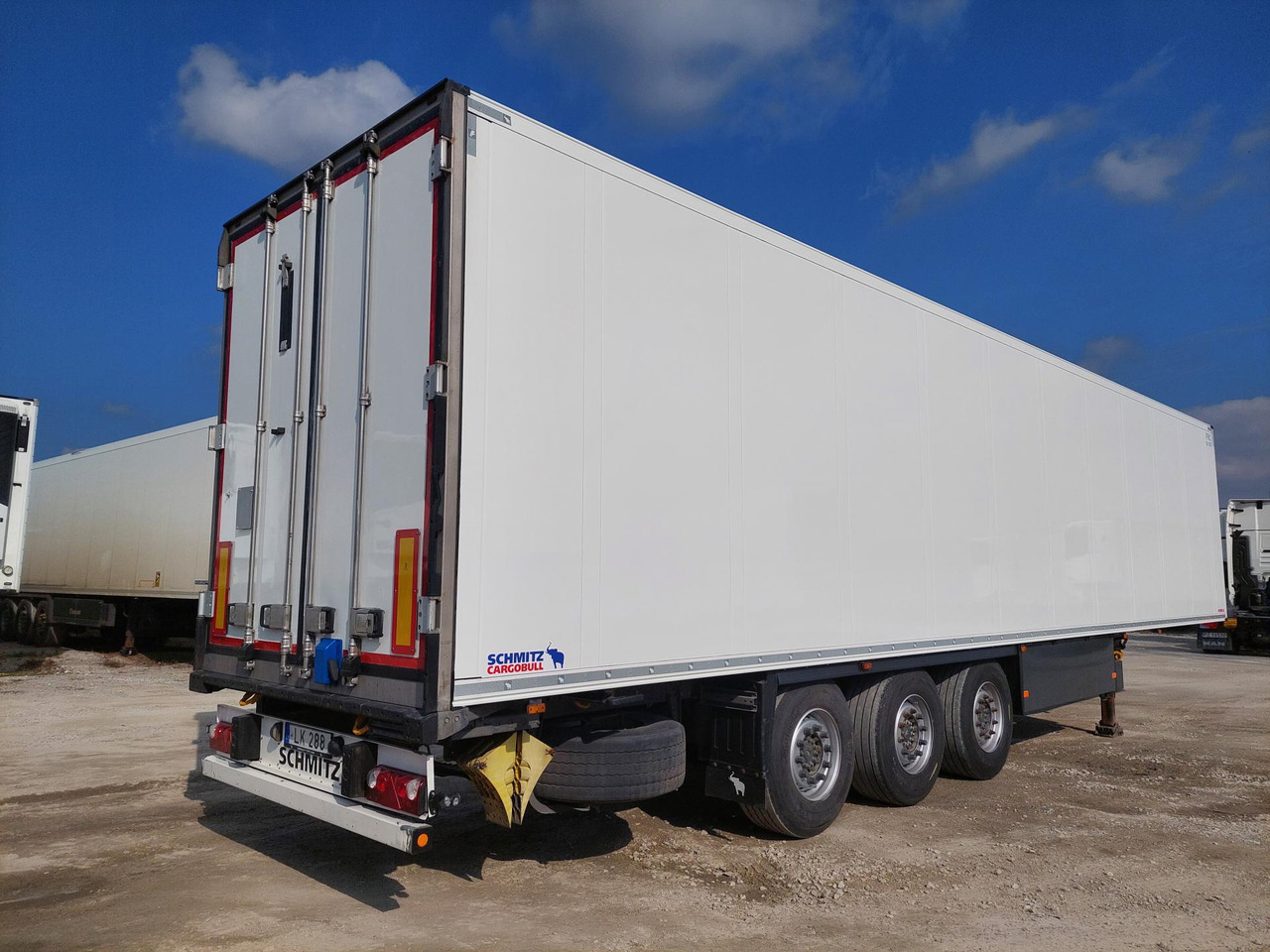 Schmitz Cargobull SKO Double Deck FP 60 ThermoKing SLXi 300 Lifting Axle - Полуприцеп-рефрижератор: фото 4 Schmitz Cargobull SKO Double Deck FP 60 ThermoKing SLXi 300 Lifting Axle - Полуприцеп-рефрижератор: фото 4