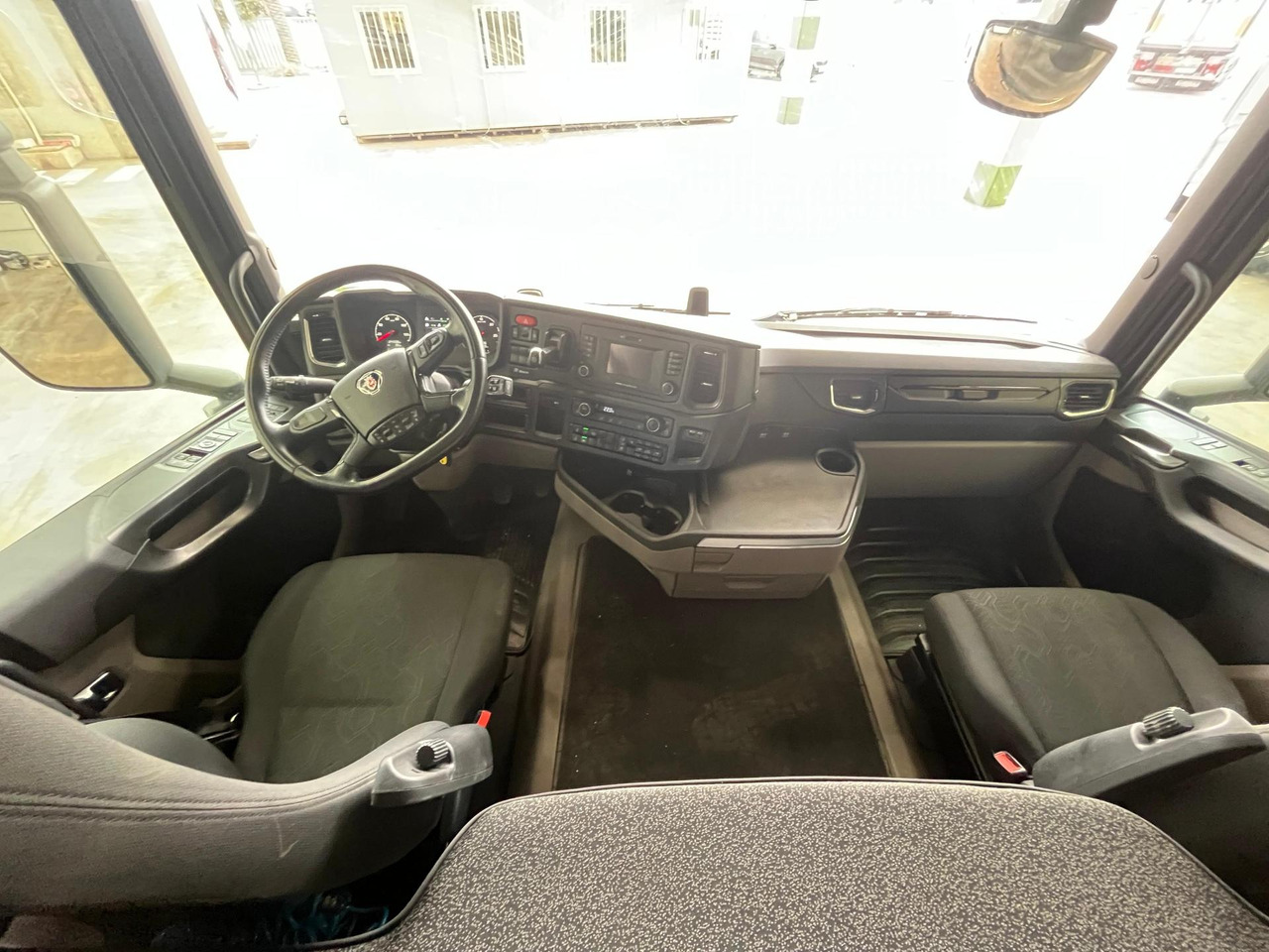 Scania R450 CR20H Retarder - Тягач: фото 4 Scania R450 CR20H Retarder - Тягач: фото 4